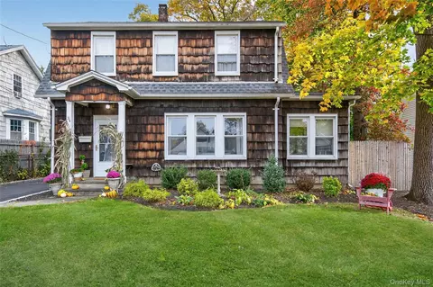 26 W 5th St, Locust Valley, NY 11560