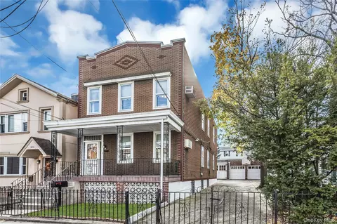 61-22 56th Dr, New York, NY 11378