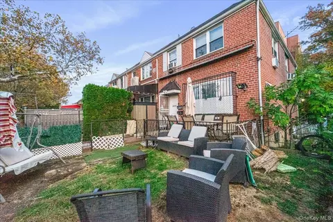 150-02 78th Rd, Flushing, NY 11367