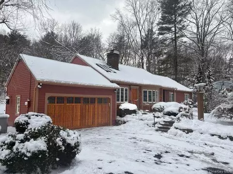 21 Hopp Ground Ln, Bedford, NY 10506