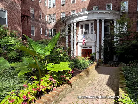 118-11 84 Avenue 118-11 84 Ave #109, Kew Gardens, NY 11415