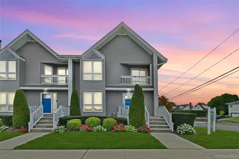 142 I U Willets Rd, North Hempstead, NY 11507