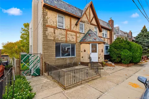 61-24 65th St, New York, NY 11379