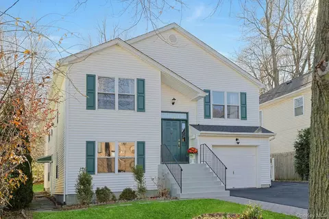 71 Holland Ave, White Plains, NY 10603