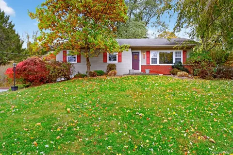 104 Hillside Rd, Beekman, NY 12570