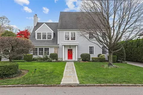 12 Sunnybrae Pl, Bronxville, NY 10708