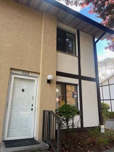 600 Tudor Hl, Clarkstown, NY 10954