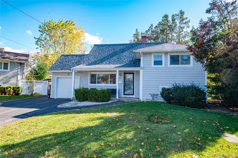 11 Dwight Cir, Commack, NY 11725
