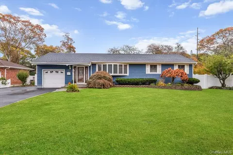 1321 Manor Ln, Bay Shore, NY 11706
