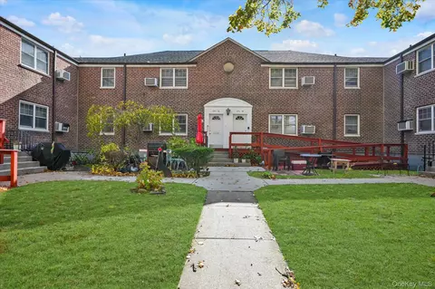 251-16 60th Ave #5A, Little Neck, NY 11362