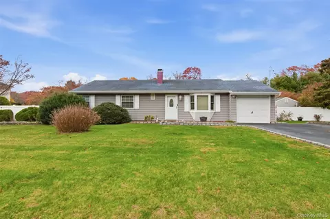 143 Jamaica Ave, Medford, NY 11763