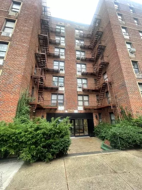 2165 Matthews Ave #4F, New York, NY 10462