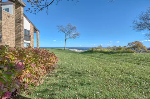21 Waters Edge #21, Rye, NY 10580