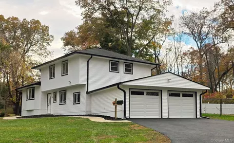 30 James St, Clarkstown, NY 10956