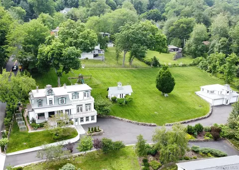 71 Old Mountain Rd S, Orangetown, NY 10960