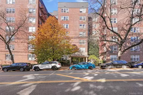 4295 Webster Ave #1D, New York, NY 10470