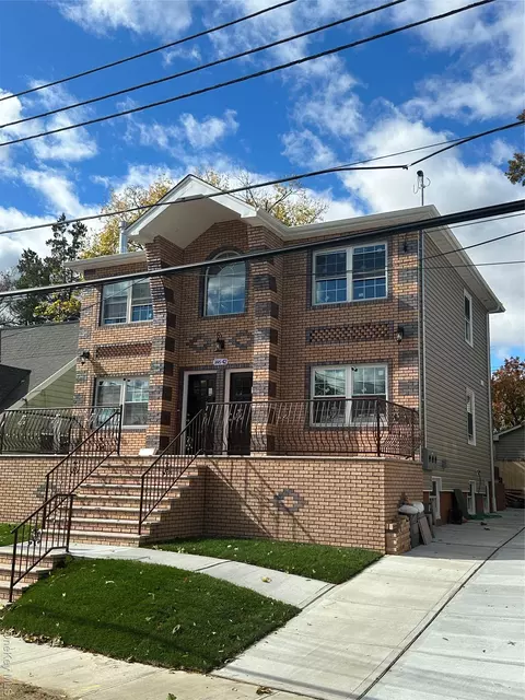 14642 184th St, New York, NY 11413