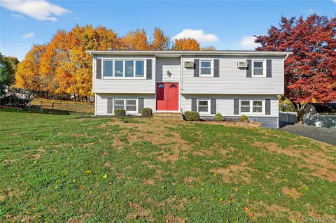 12 Gleason Dr, Thiells, NY 10984