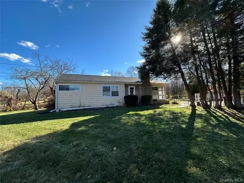 164 Van Keuren Ave, Crawford, NY 12566