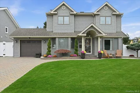 259 Ocean Ave, Massapequa Park, NY 11762