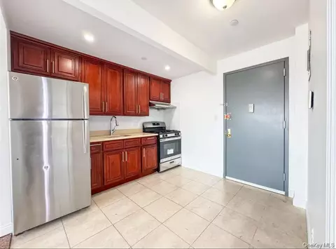 70-26 Queens Blvd #5F, New York, NY 11377