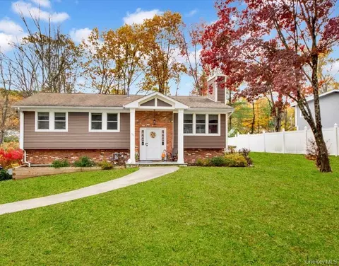 157 Phyllis Ct, Yorktown, NY 10598