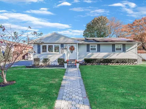 121 S 30th St, Wyandanch, NY 11798