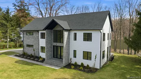 88 Byram Ridge Rd, North Castle, NY 10504