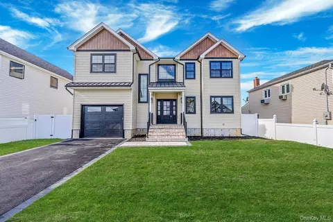 2542 Lefferts Pl, Bellmore, NY 11710