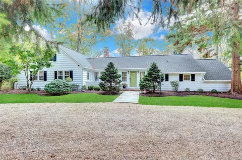 14 Highwood Rd, Setauket, NY 11733