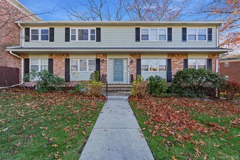 31 Milford Ln, Ramapo, NY 10901