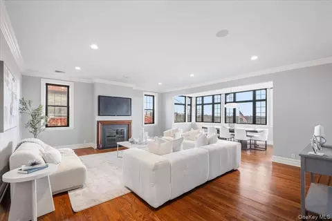 14 N Chatsworth Ave #7H, Larchmont, NY 10538