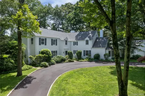 342 Woodbury Rd, Huntington, NY 11743