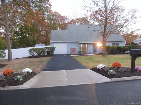 688 Hawkins Rd E, Coram, NY 11727