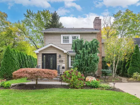 108 Highland Ave, North Hempstead, NY 11050