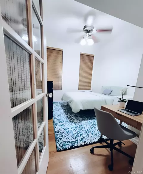 324 E 50th St #3A, New York, NY 10022