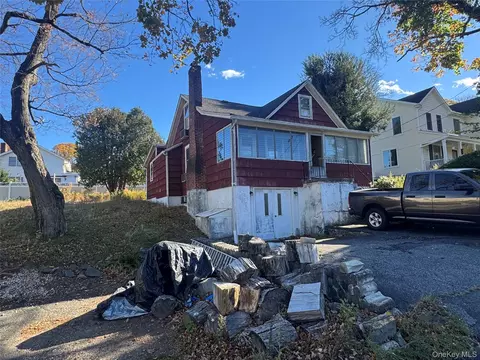 37 Hayhurst Ave, Mount Pleasant, NY 10595
