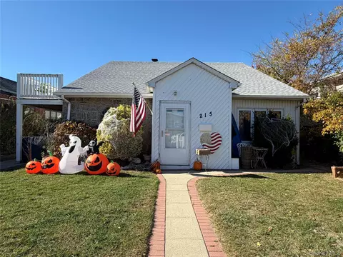 215 National Blvd, Long Beach, NY 11561