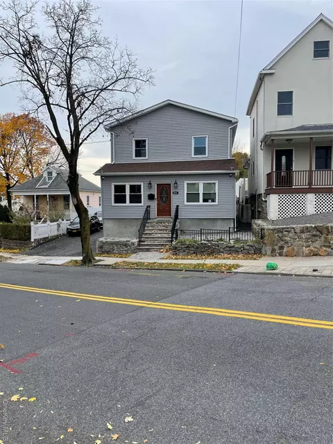 953 Mile Square Rd, Yonkers, NY 10704