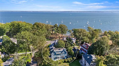 10 Circle Ave, Larchmont, NY 10538