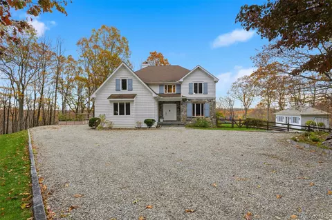 21 Spring House Rd, Pound Ridge, NY 10576