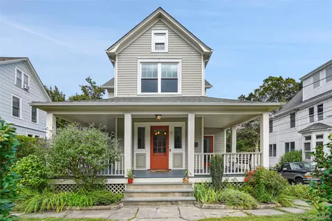 31 Hillside Ave, Greenburgh, NY 10706