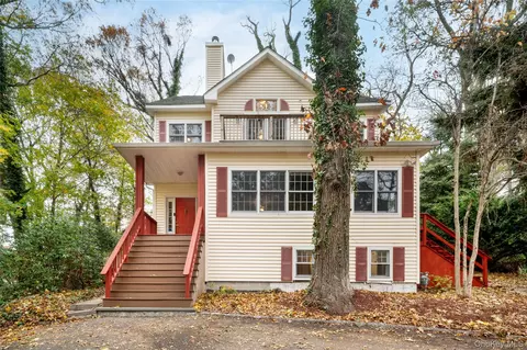 20 Stony Rd, Stony Brook, NY 11790