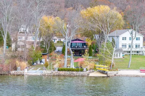 69 Vails Lake Shore Dr, Southeast, NY 10509