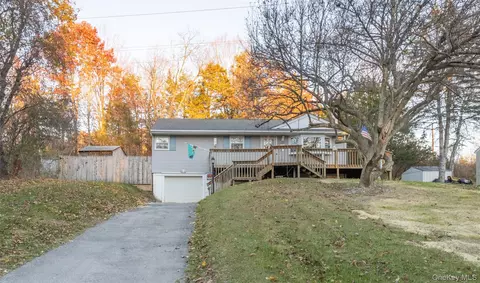 20 Tiger Rd, East Fishkill, NY 12533