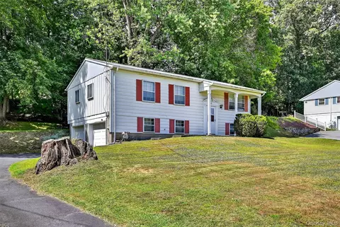 17 Hickory St, Highland Mills, NY 10930
