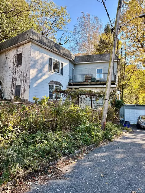 2 Marble Ter, Greenburgh, NY 10706