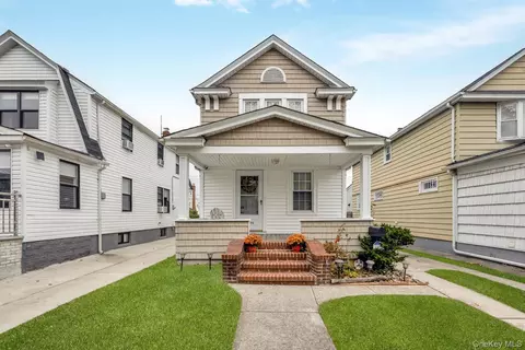 91-15 Vanderveer St, New York, NY 11428