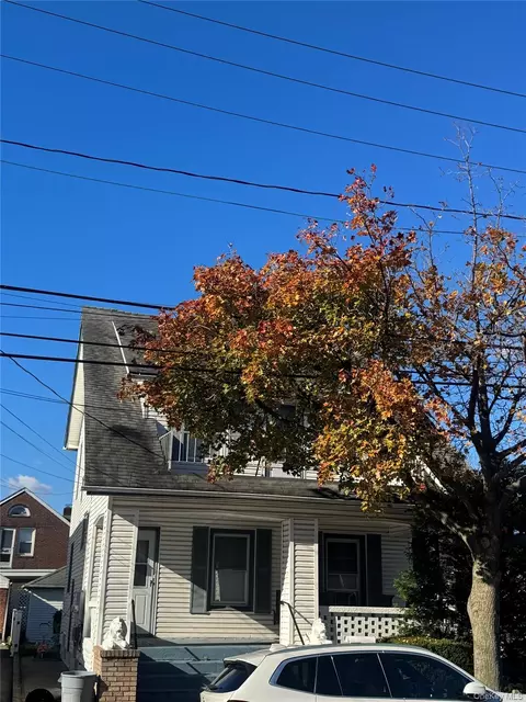 14 Flower Ave, North Hempstead, NY 11001