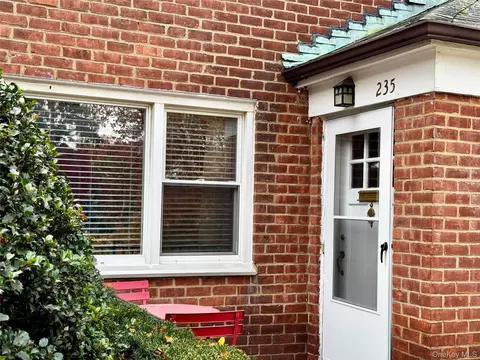 235 S Buckhout St #235, Greenburgh, NY 10533
